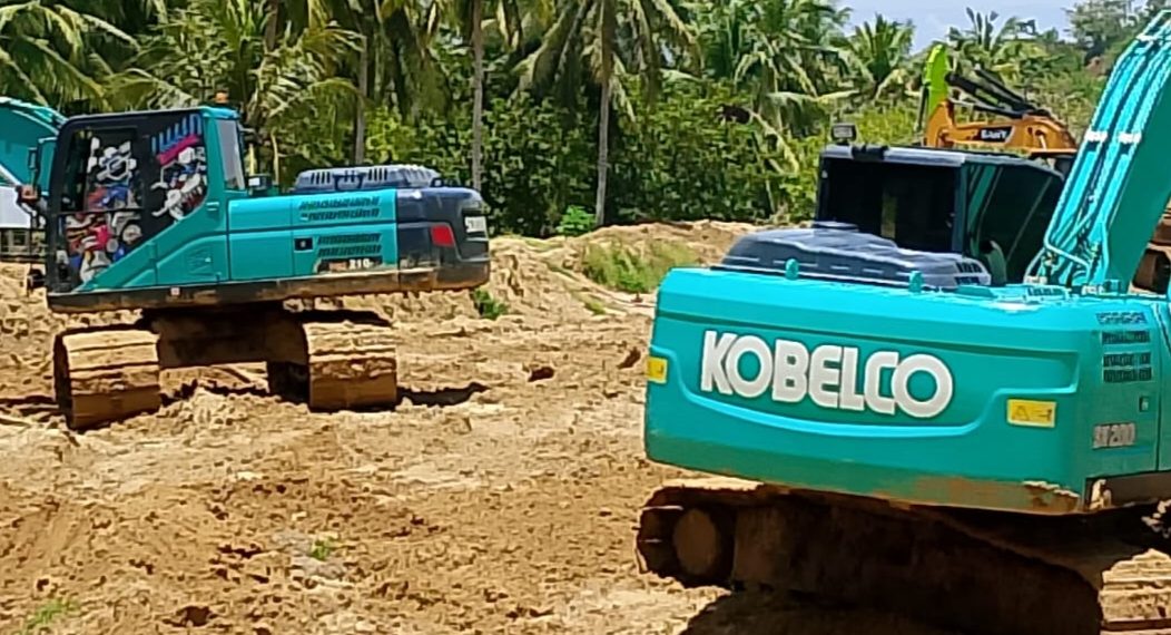 Pelaku Usaha Lokal Lakukan Normalisasi Sungai di Desa Bulangita dan Teratai: Upaya Kolaboratif untuk Lingkungan dan Masyarakat Tetap Terjaga