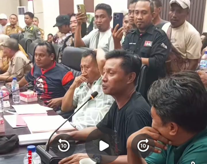 RDPU, ROY INAKU: “KATANYA PRIORITASKAN SEPTIK, FAKTANYA EXCAVATOR SAJA JATUH”