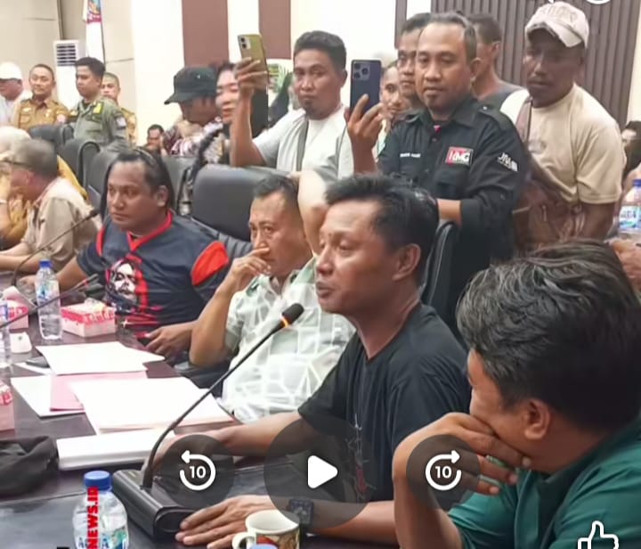 RDPU, ROY INAKU: “KATANYA PRIORITASKAN SEPTIK, FAKTANYA EXCAVATOR SAJA JATUH”